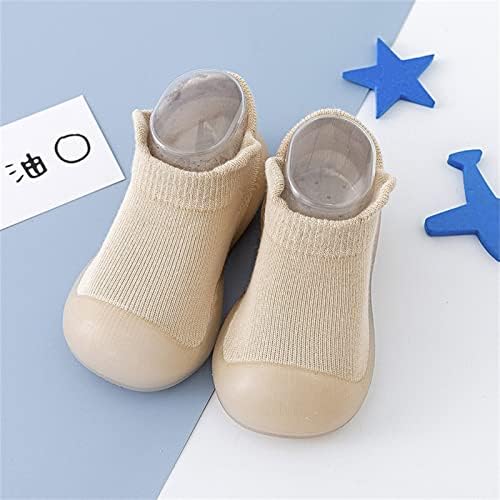פעוטות ילדים תינוקות שזה עתה נולדו נעלי בנות בנות נערות סוליות רכות פרועות.